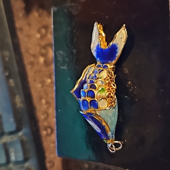 Articulated Fish Pendant - Picture 2 of 3